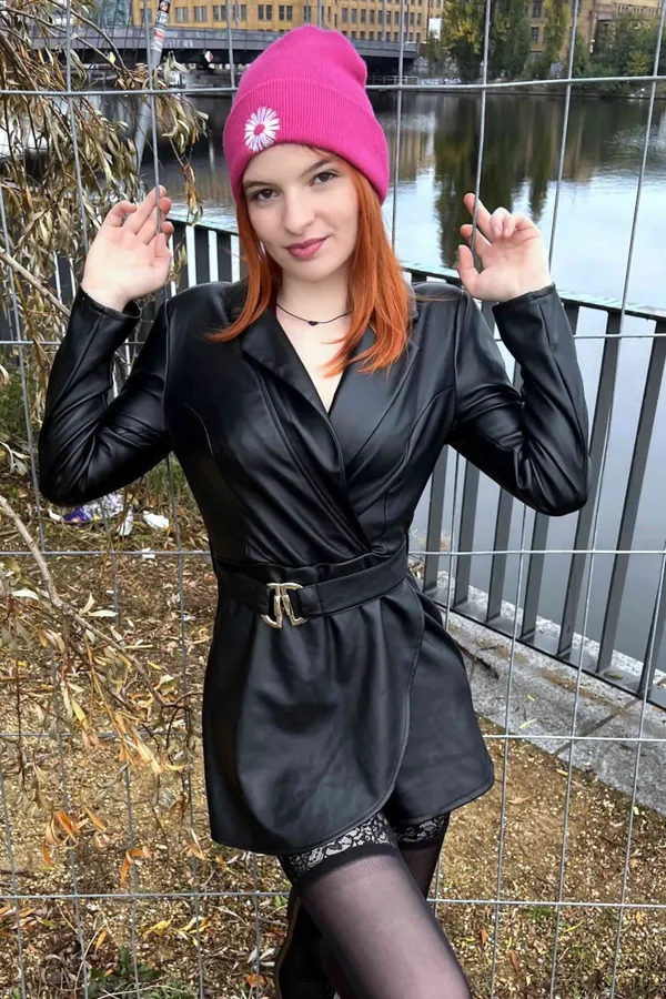 Foxy F's BabeWiki Profile