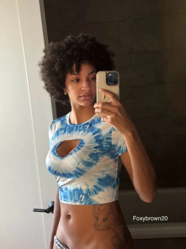 FoxyBrown20's photo 4