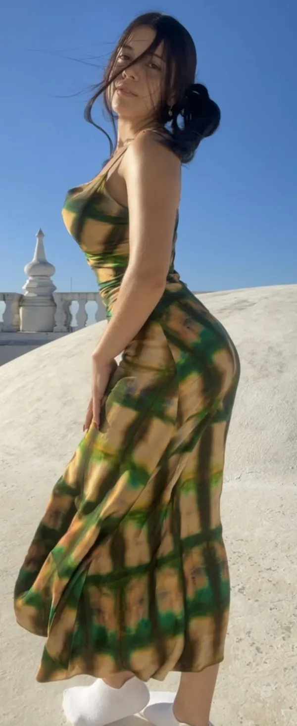 Gala MV's BabeWiki Profile