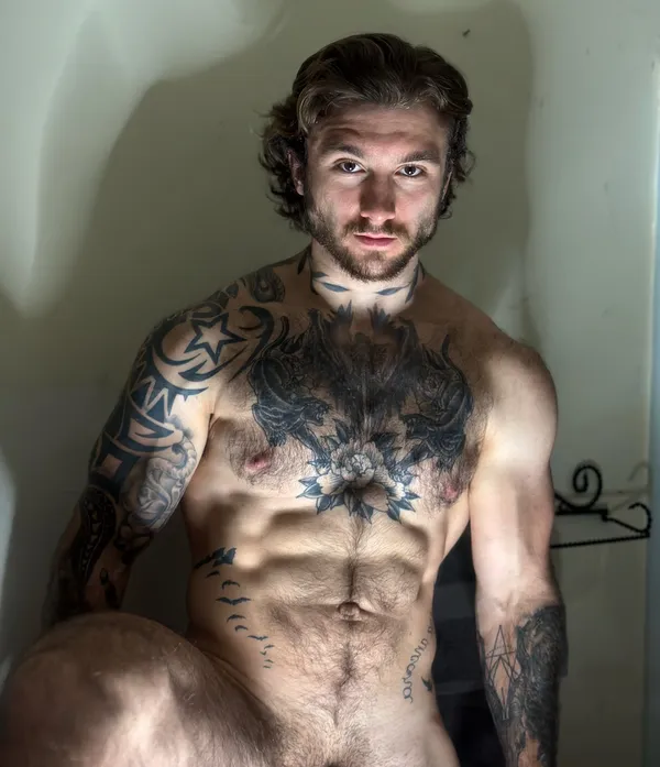 Garett Nolan's BabeWiki Profile