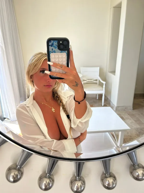 Gianna White's photo 6