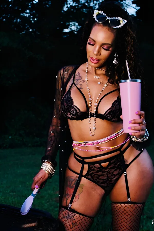 Gigi Maguire's photo 7