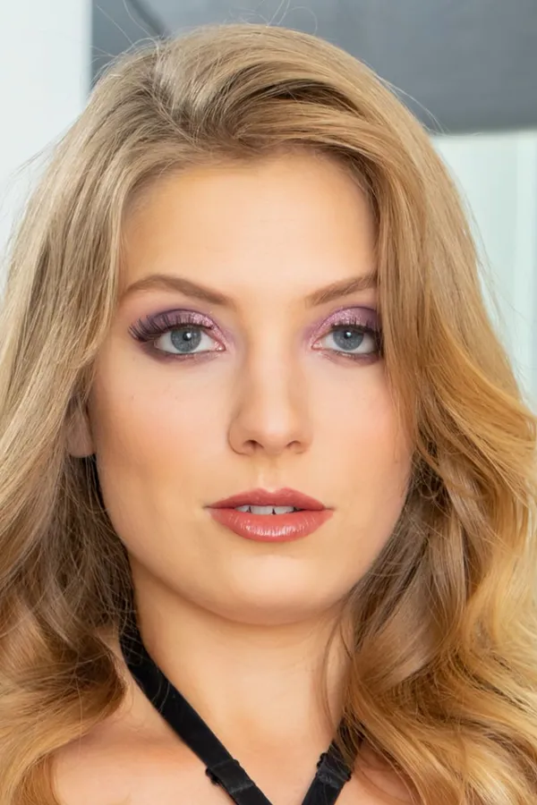 Giselle Palmer's photo 9