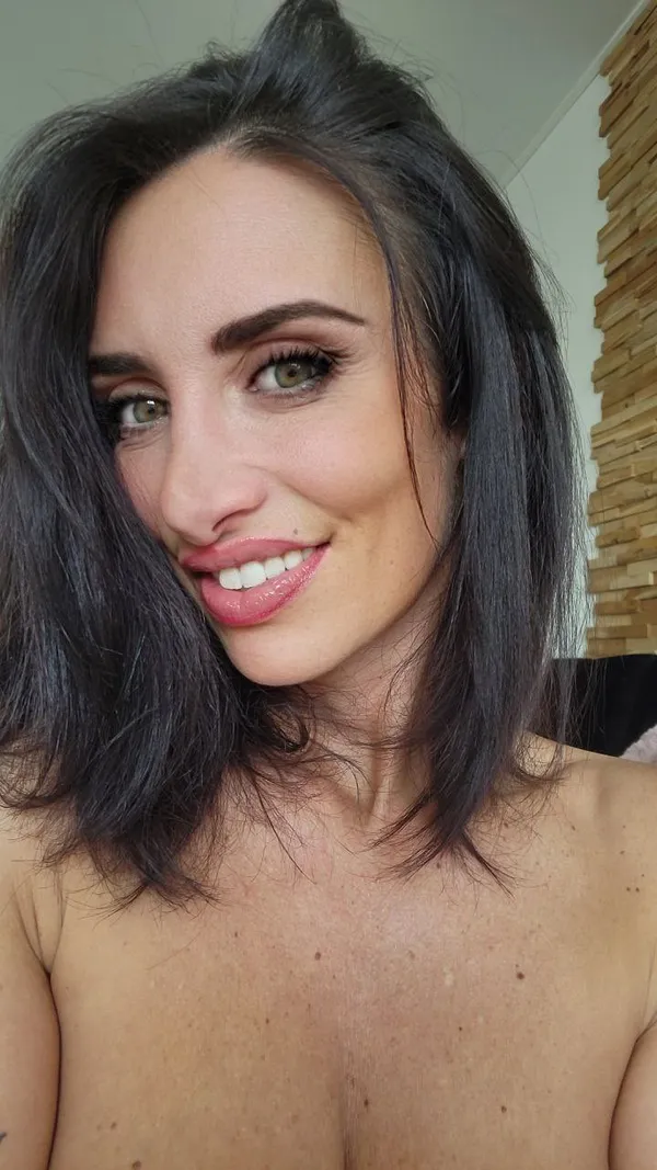 Glory Zavatrash's photo 3