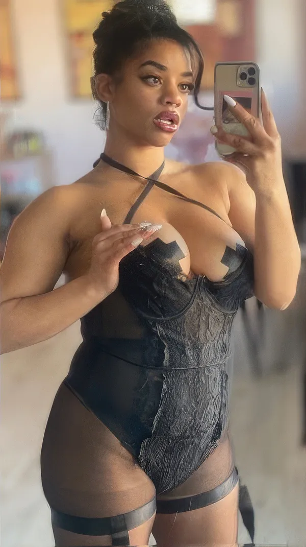 Goddess Aquaria's photo 6