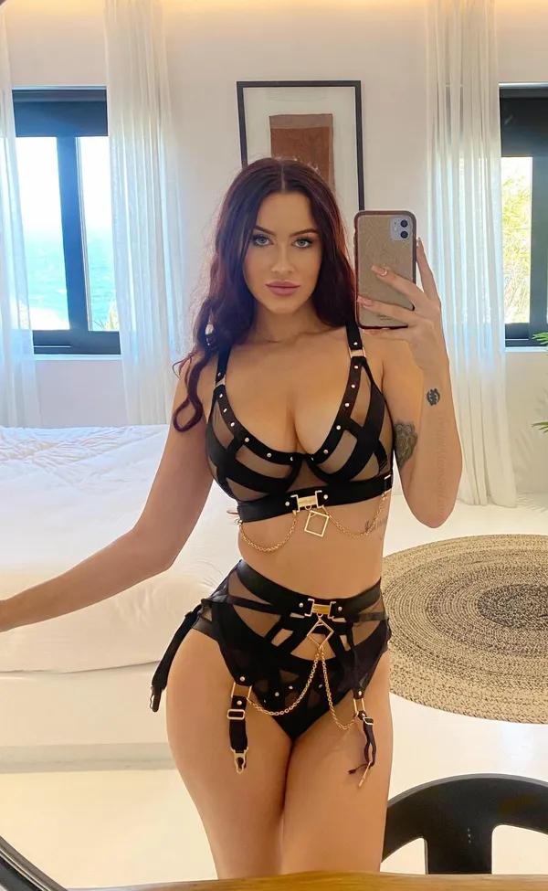 Goddess Evelyn's photo 5