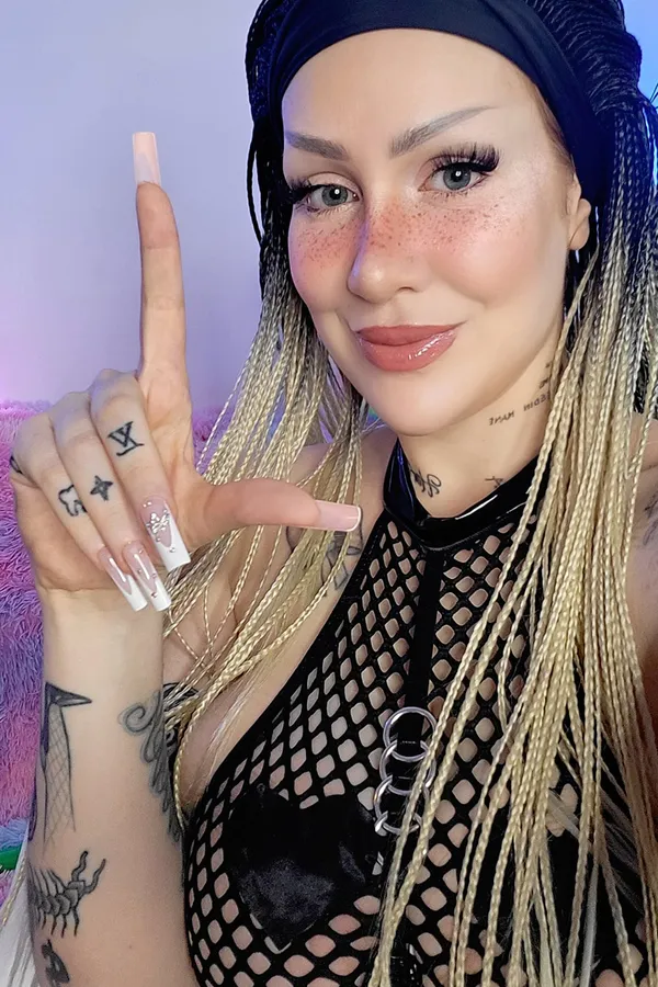 Goddess Isabel's BabeWiki Profile