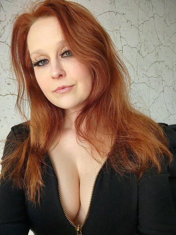 Goddess Julia's BabeWiki Profile