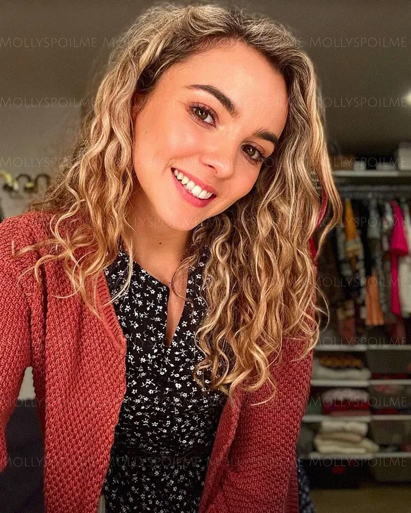 Goddess Molly's photo 4