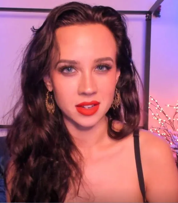 Goddess Taura's BabeWiki Profile