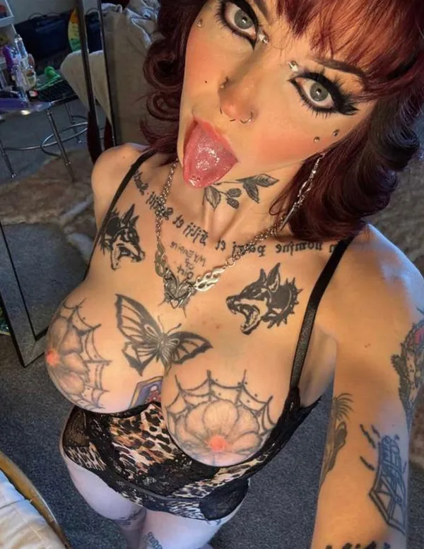 Gothcowgirlll's photo 6