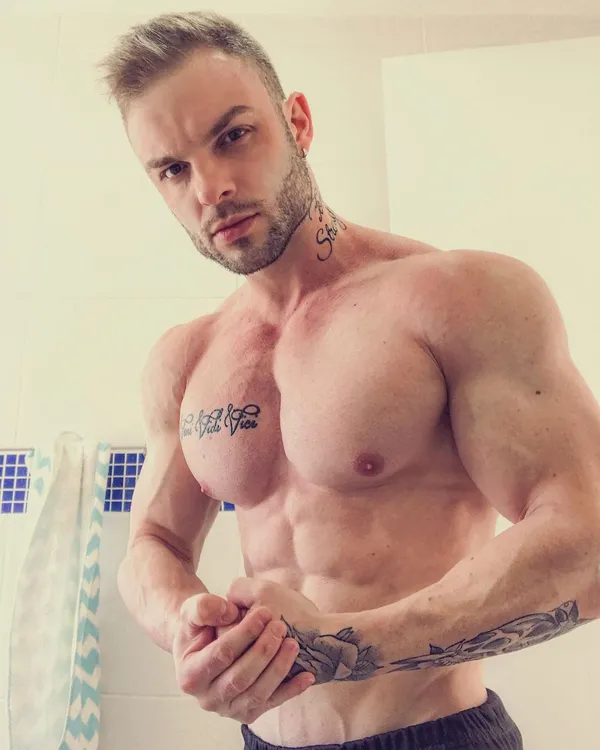 Gustavo Nicasso's BabeWiki Profile