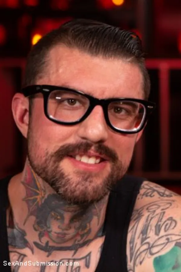 H3ll4SL00tz's photo 3