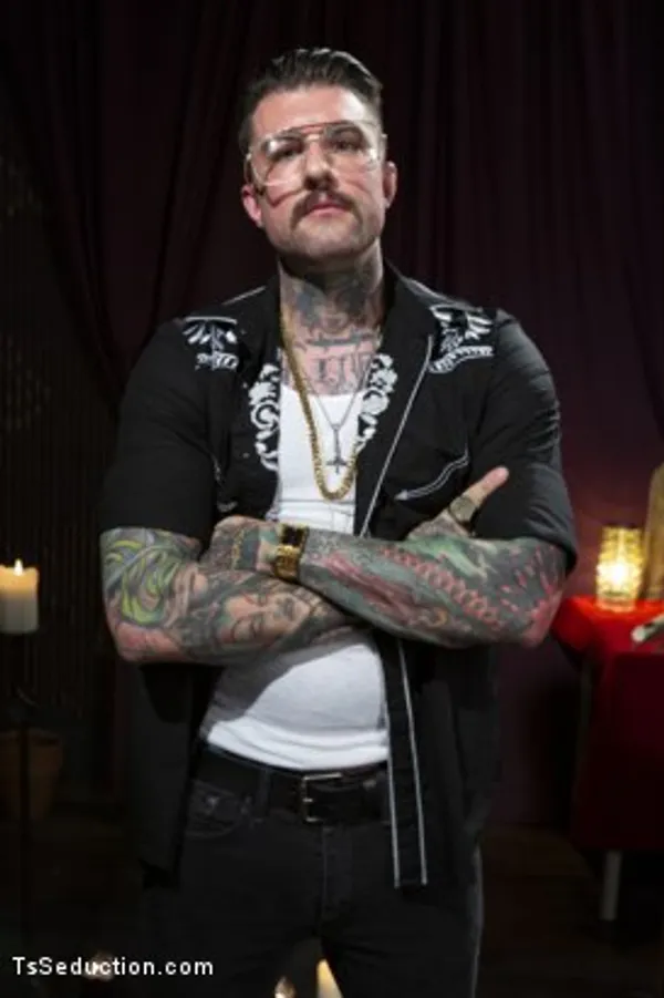 H3ll4SL00tz's photo 4