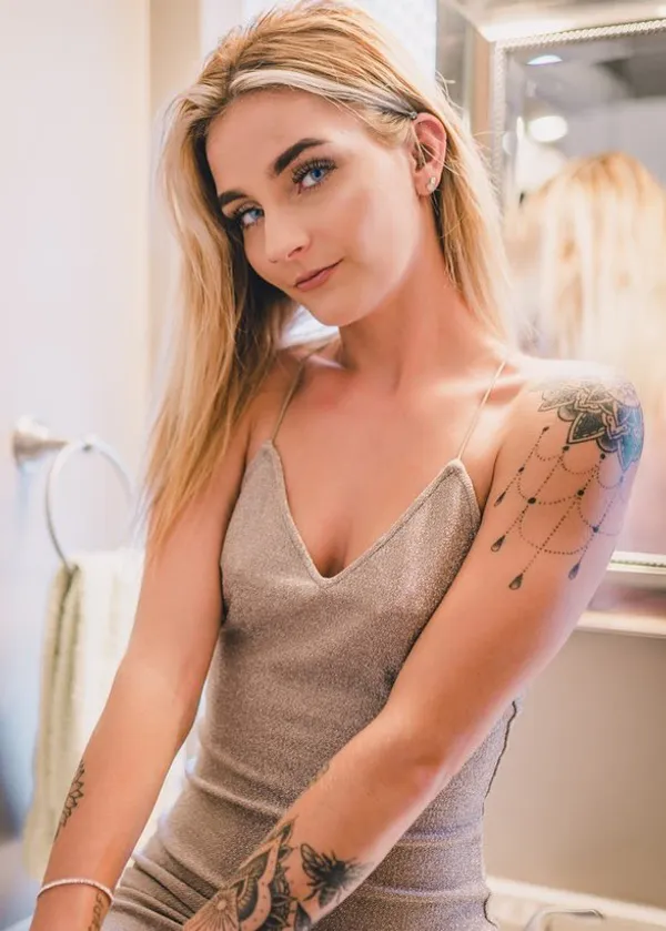 Hali Murray's photo 6