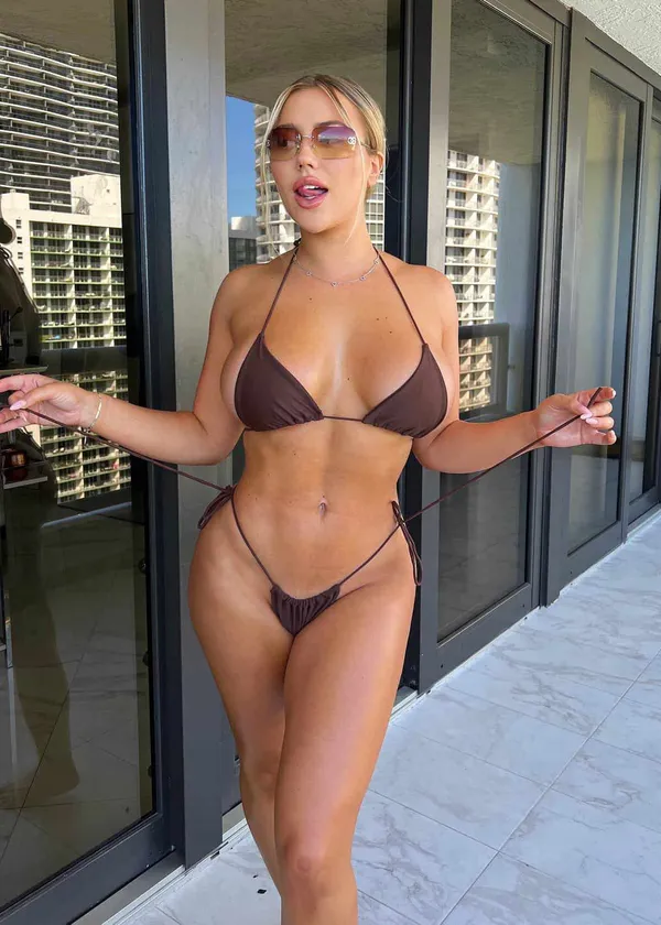 Halle Payne's photo 7