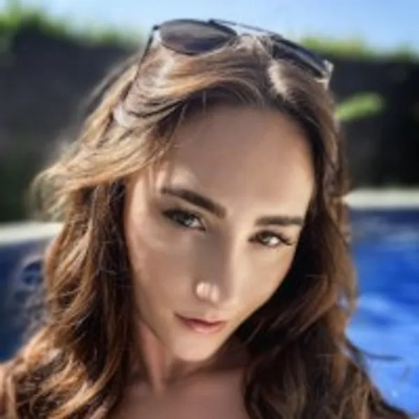 Hannah James's photo 8