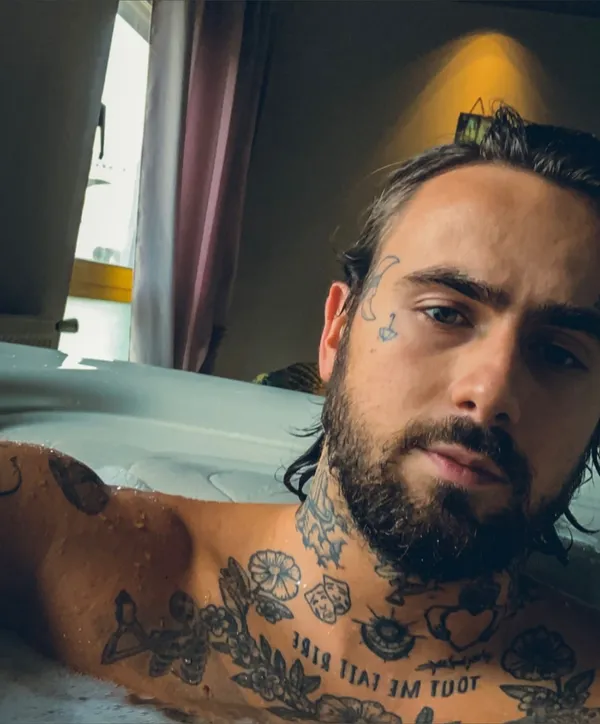 Harry Gloom's BabeWiki Profile