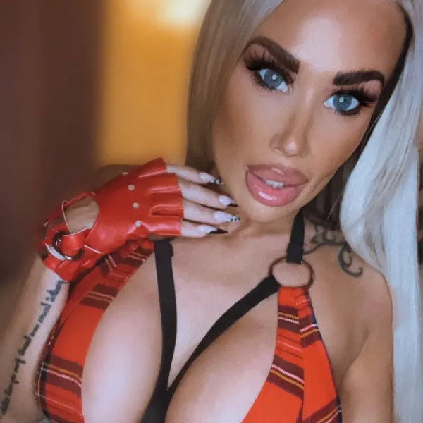 Hayley Hollywood's photo 3