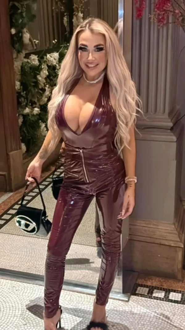 Hayley Hollywood's photo 5