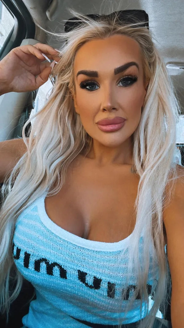 Hayley Hollywood's photo 7