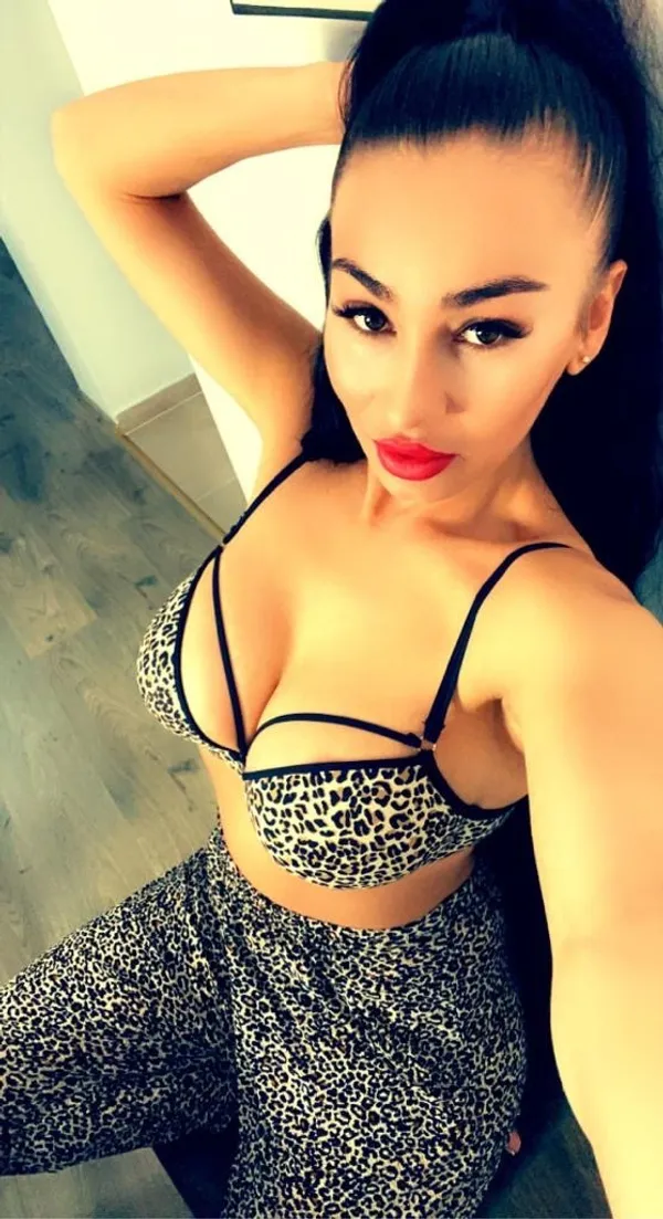 Helen Star's BabeWiki Profile