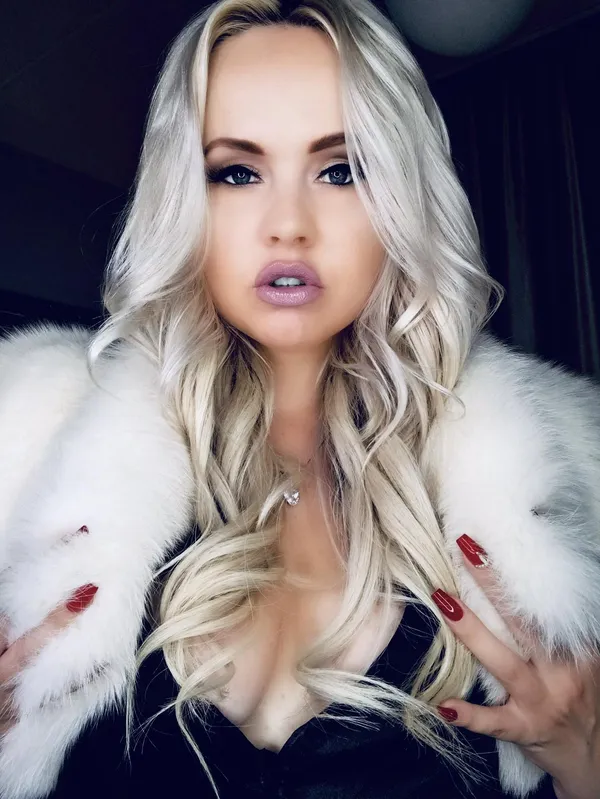 Helena Sin's photo 7