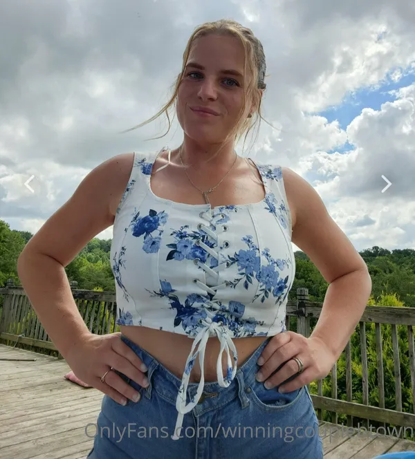 HellaHotwife's BabeWiki Profile