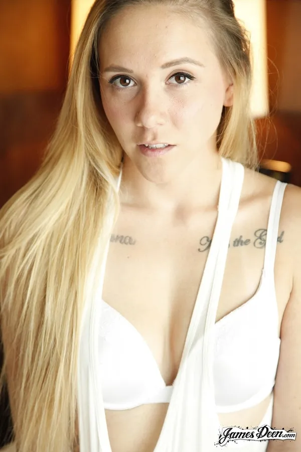 Hollie Mack's photo 6