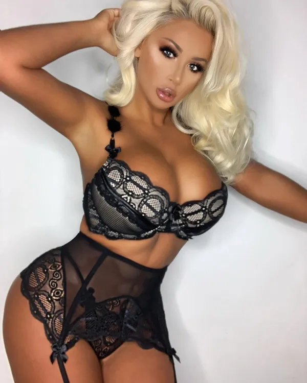 Holly Deacon's photo 10