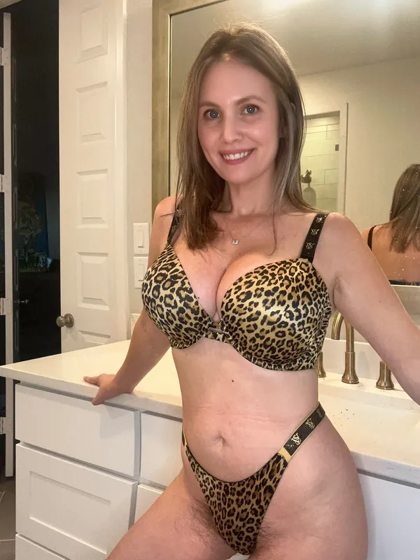 Holly Jane Johnston's photo 7