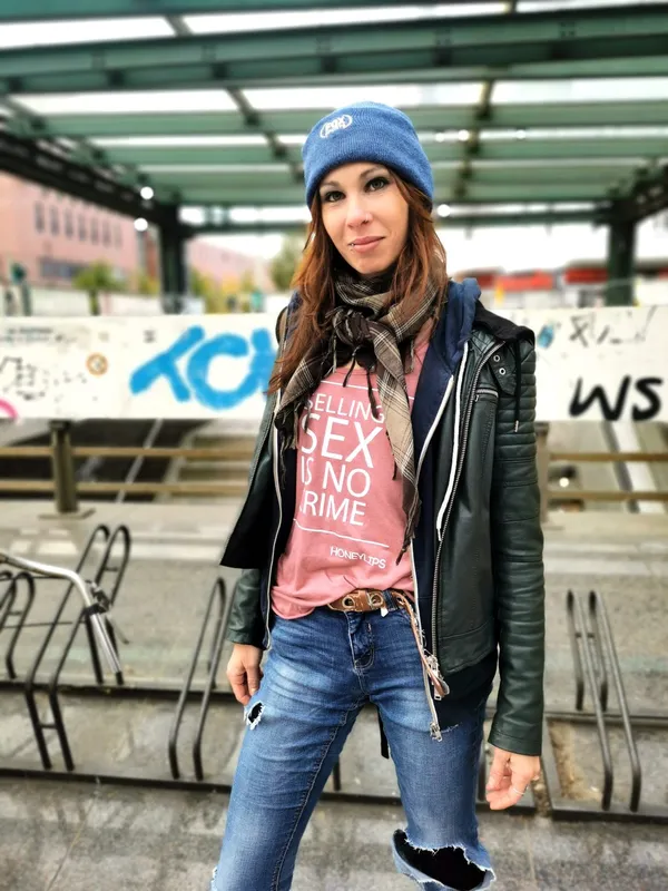 Honeylips69's BabeWiki Profile