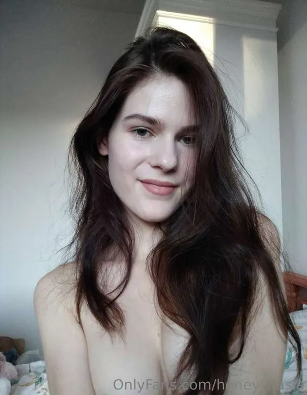 HoneyNasia's BabeWiki Profile