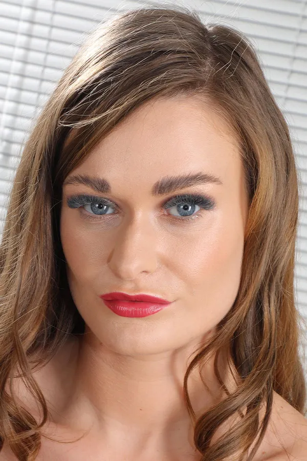 Honour May's photo 4