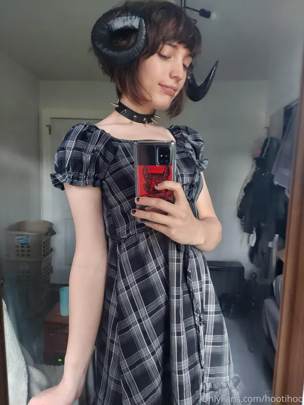 Hootie Hoo's BabeWiki Profile