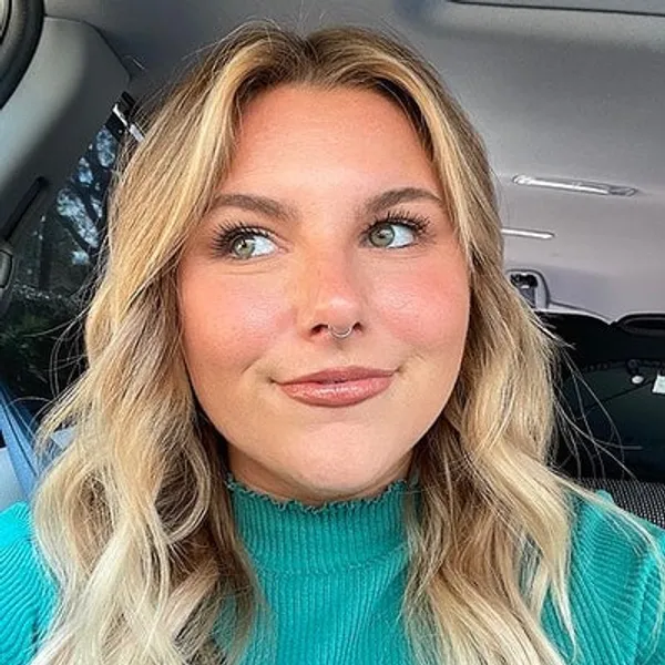 hotwifecaroline's BabeWiki Profile