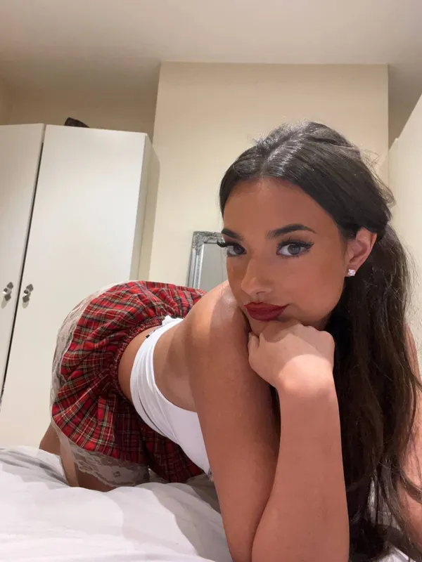 Hourglass Lill's photo 4