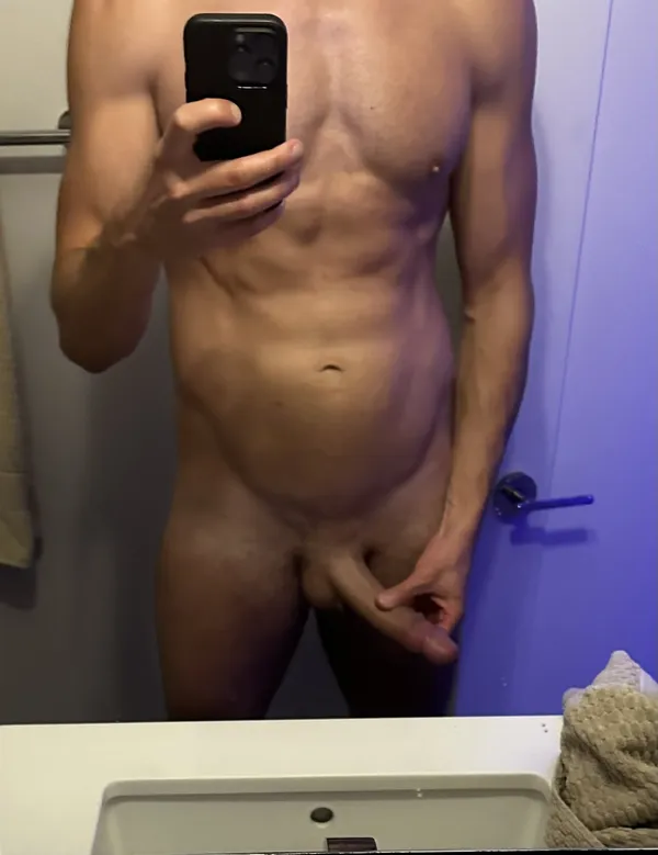 hungdtw's BabeWiki Profile