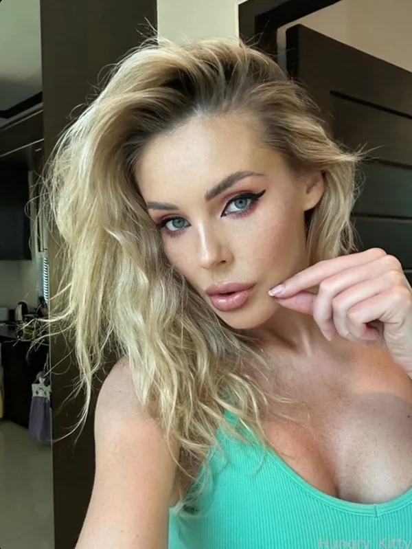 HungryKittty's photo 4