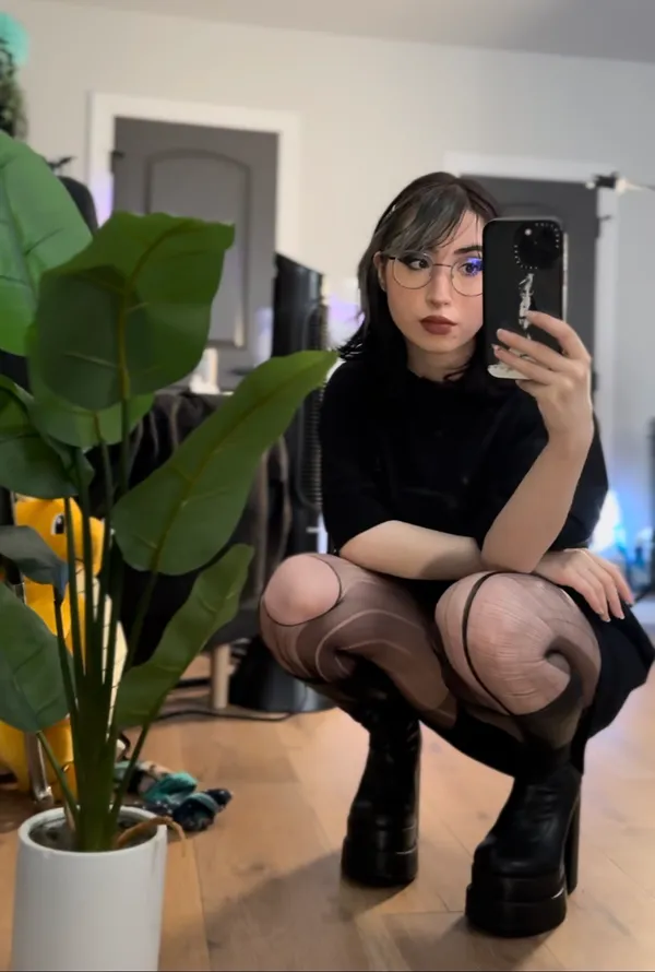 Hunilily's BabeWiki Profile