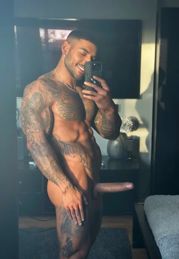 Imanol Brown's BabeWiki Profile