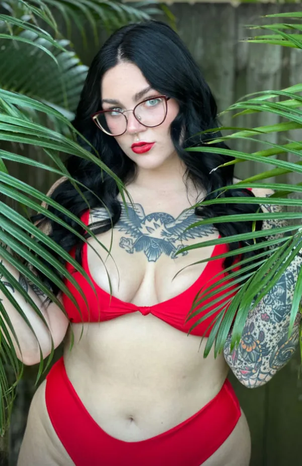 Iris Mae's BabeWiki Profile