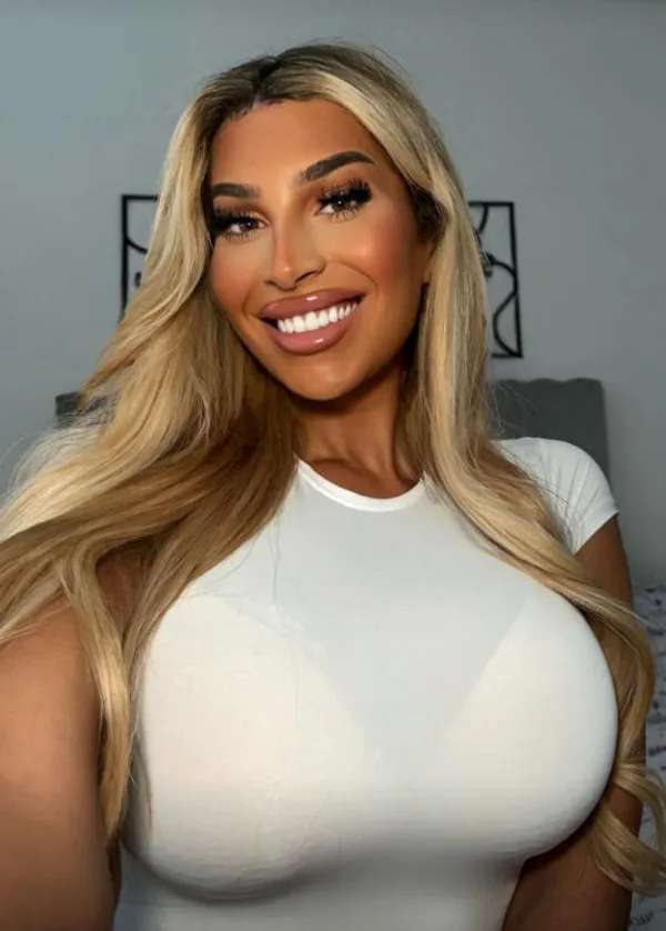 Isabel Amazing's BabeWiki Profile