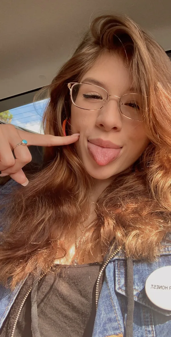 Isabel Moon's BabeWiki Profile