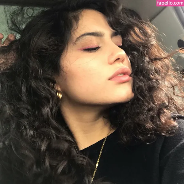 Isabel Neru's photo 3