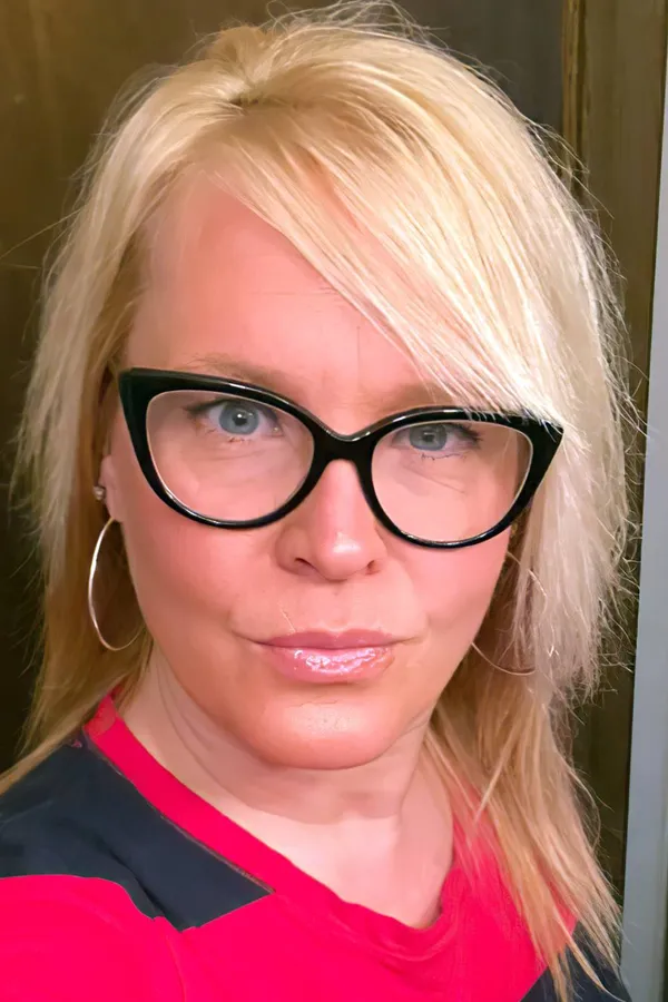 Ivy Carlson's BabeWiki Profile