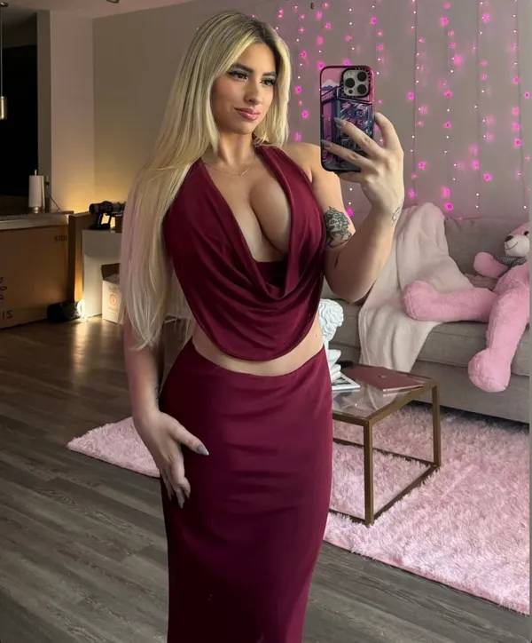 Jacqueline Laurito's photo 3