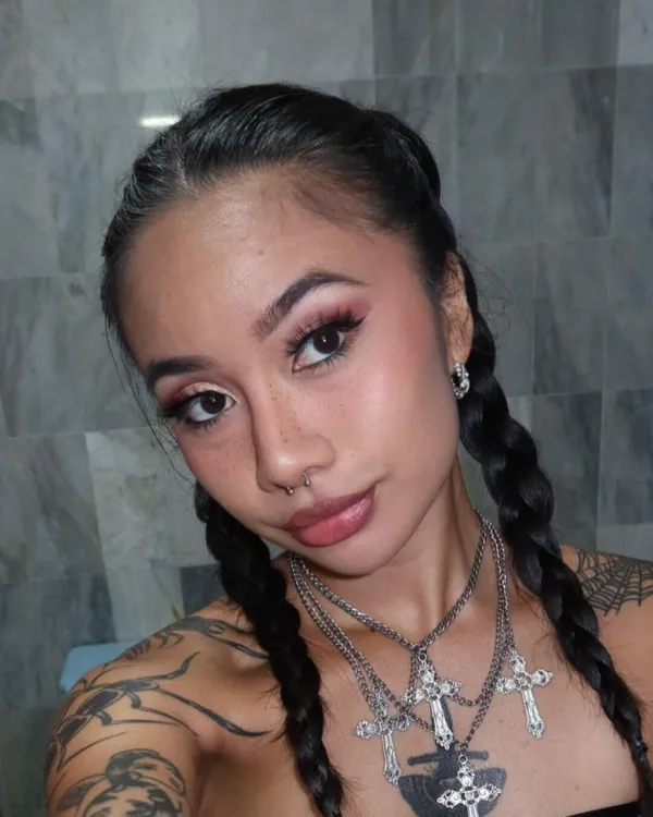 Jada Akane's BabeWiki Profile