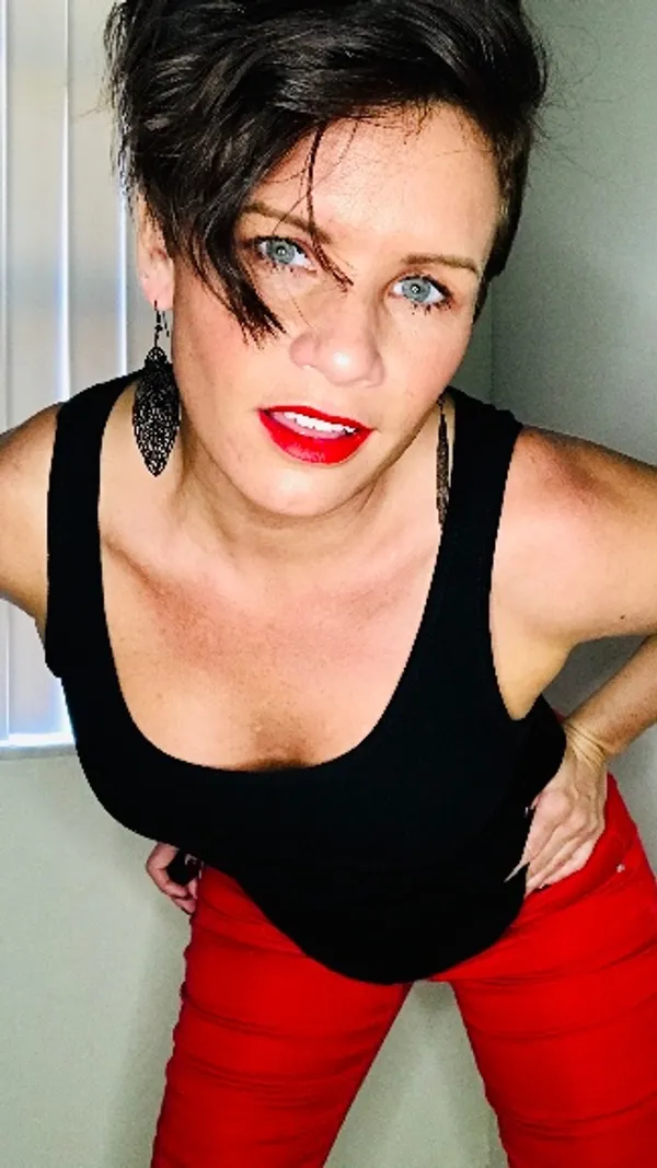 Janel Dee's BabeWiki Profile