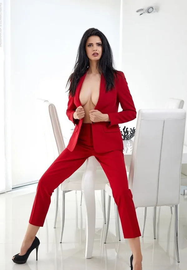 Jasmine Andreas's photo 4